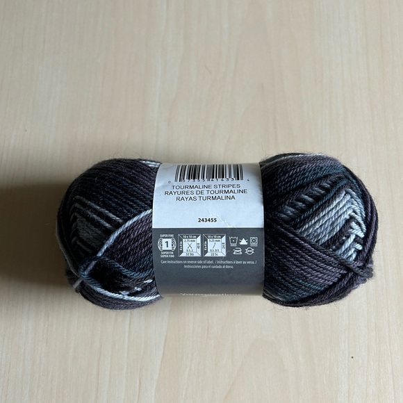 Handmade fingerless mittens - Picture 5 of 5